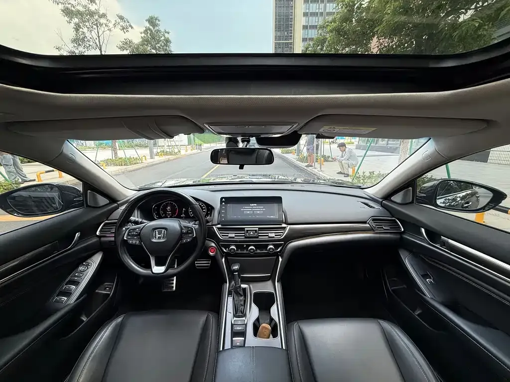 Honda Accord — фото 6