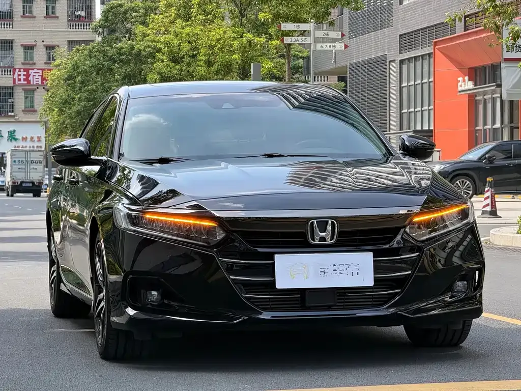 Honda Accord — фото 9