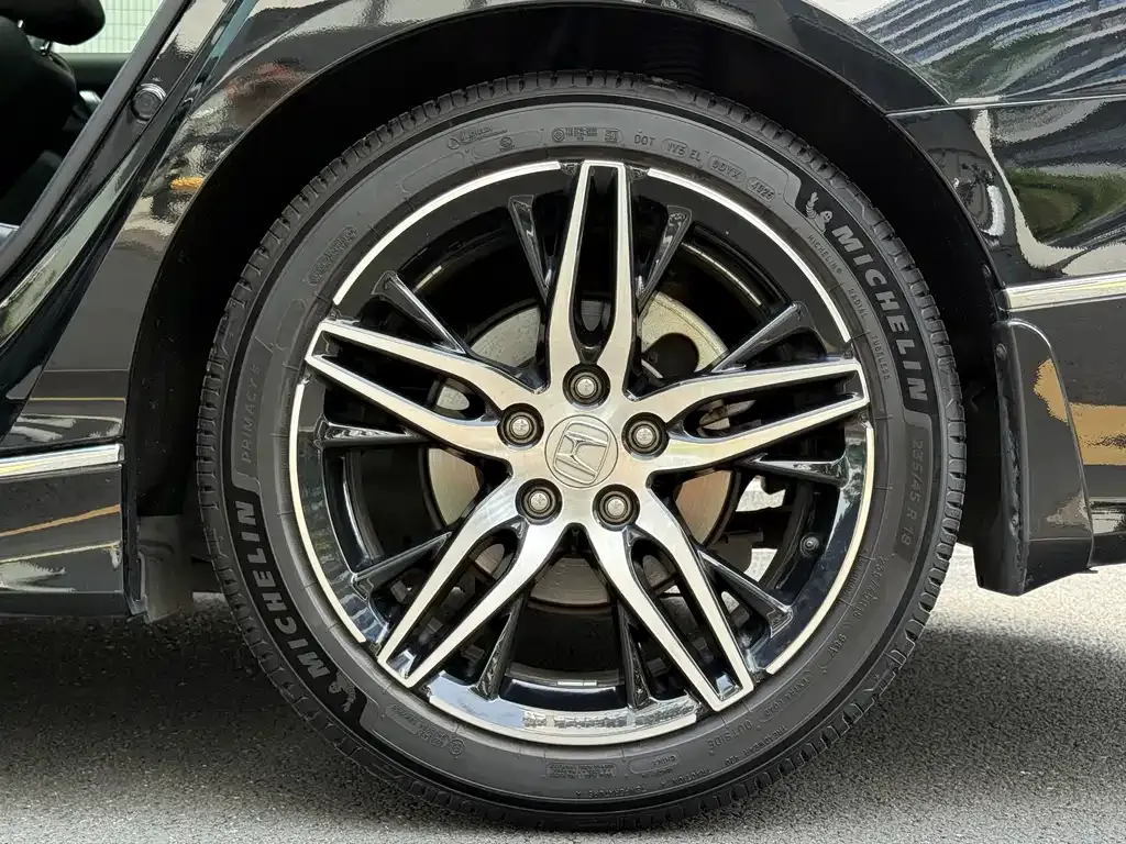 Honda Accord — фото 10