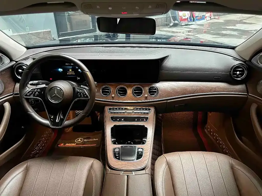 Mercedes-Benz E-Class — фото 10
