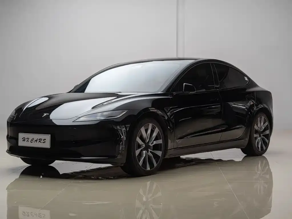 Tesla Model 3 — фото 1