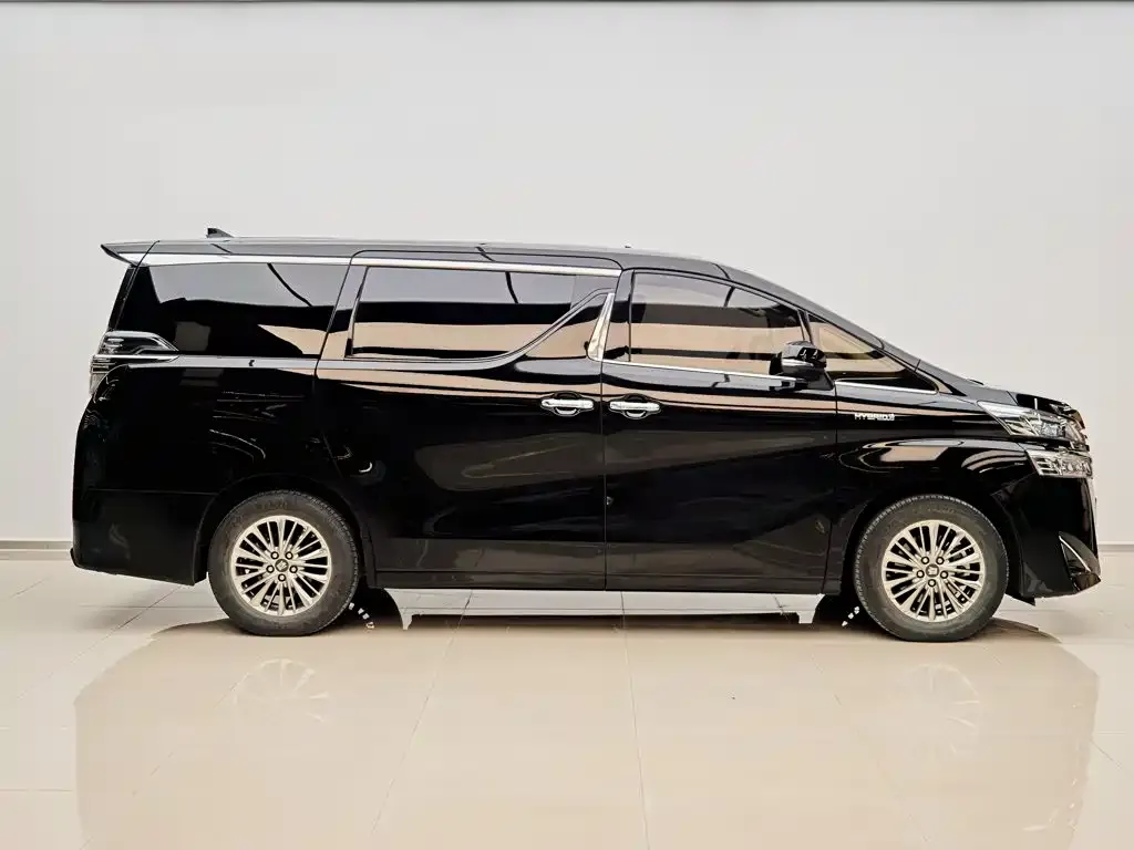 Toyota Vellfire — фото 3