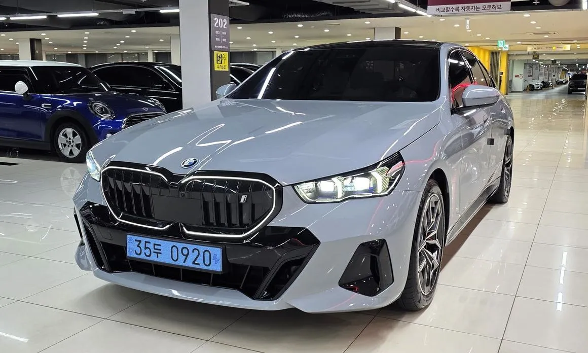 BMW i5 — фото 1