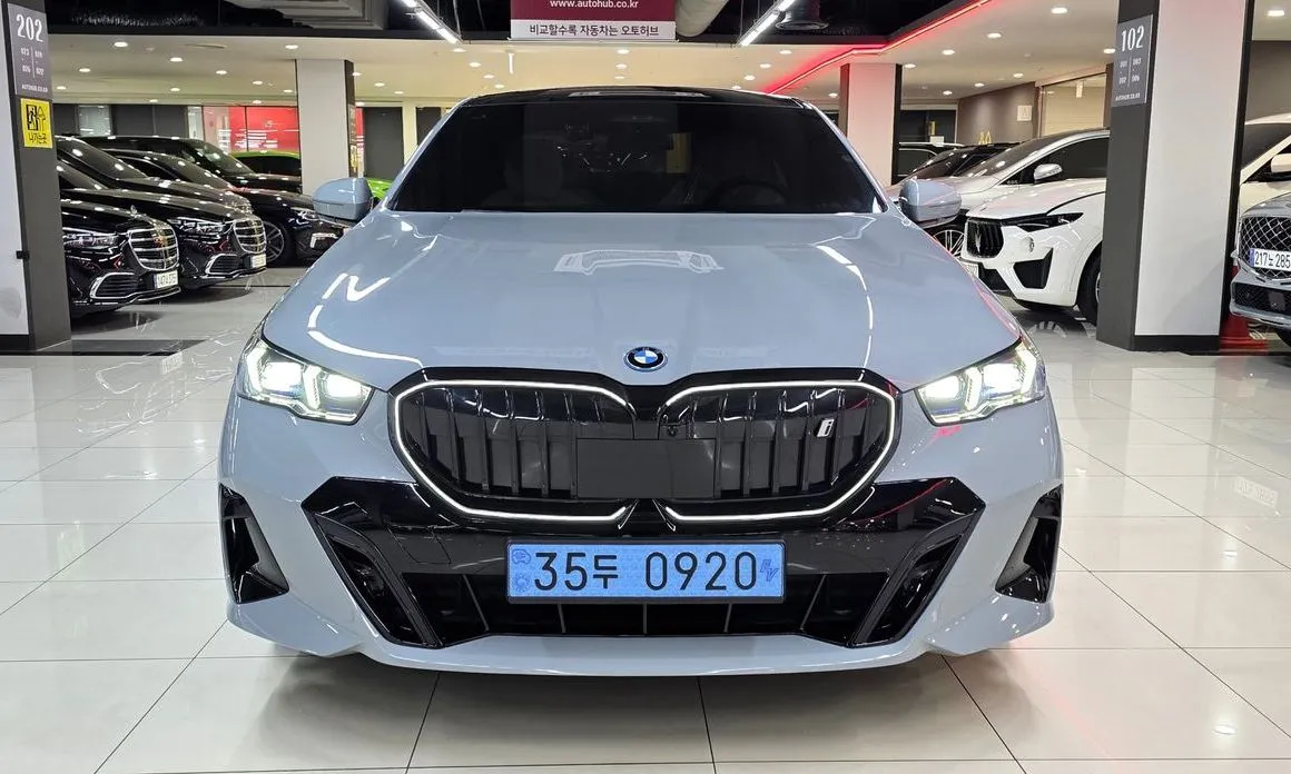 BMW i5 — фото 3