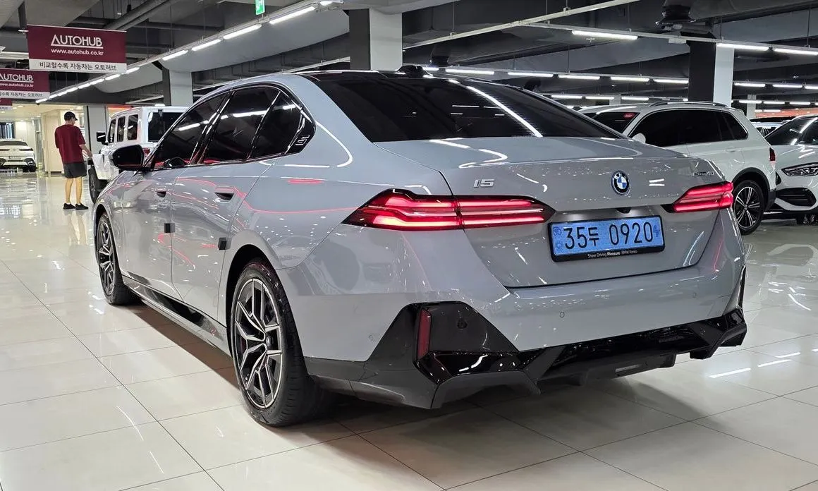 BMW i5 — фото 9