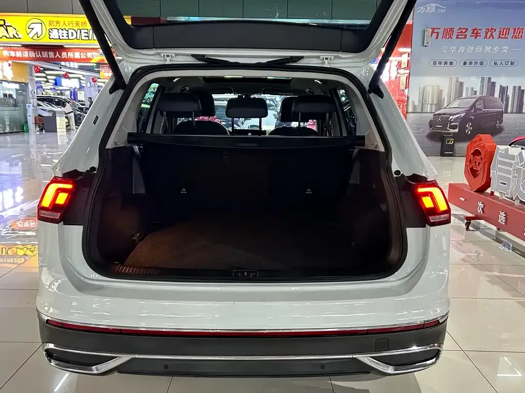 Volkswagen Tiguan L — фото 3