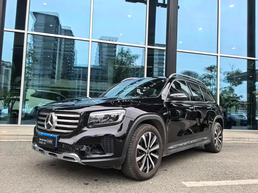 Mercedes-Benz GLB — фото 1