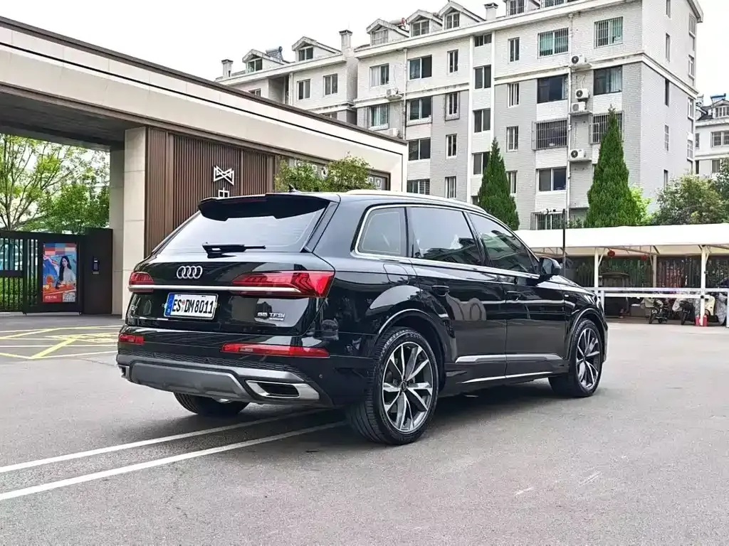 Audi Q7 — фото 7