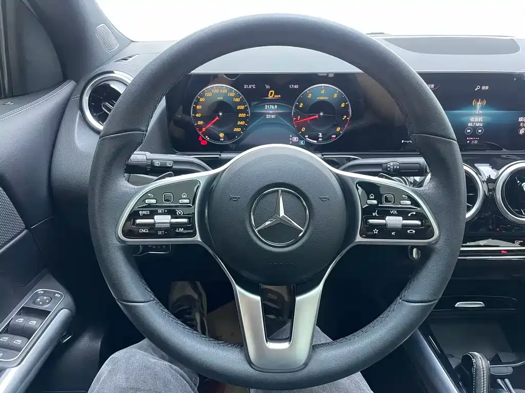 Mercedes-Benz GLA — фото 10
