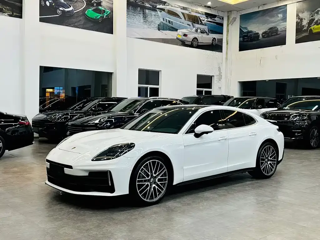 Porsche Panamera — фото 1