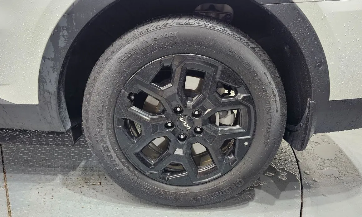 Kia Sorento — фото 7