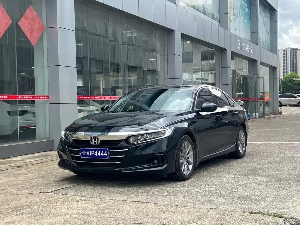 Honda Accord — фото 1
