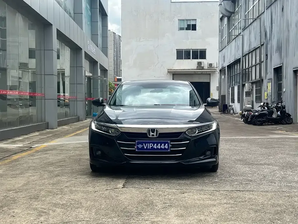 Honda Accord — фото 7