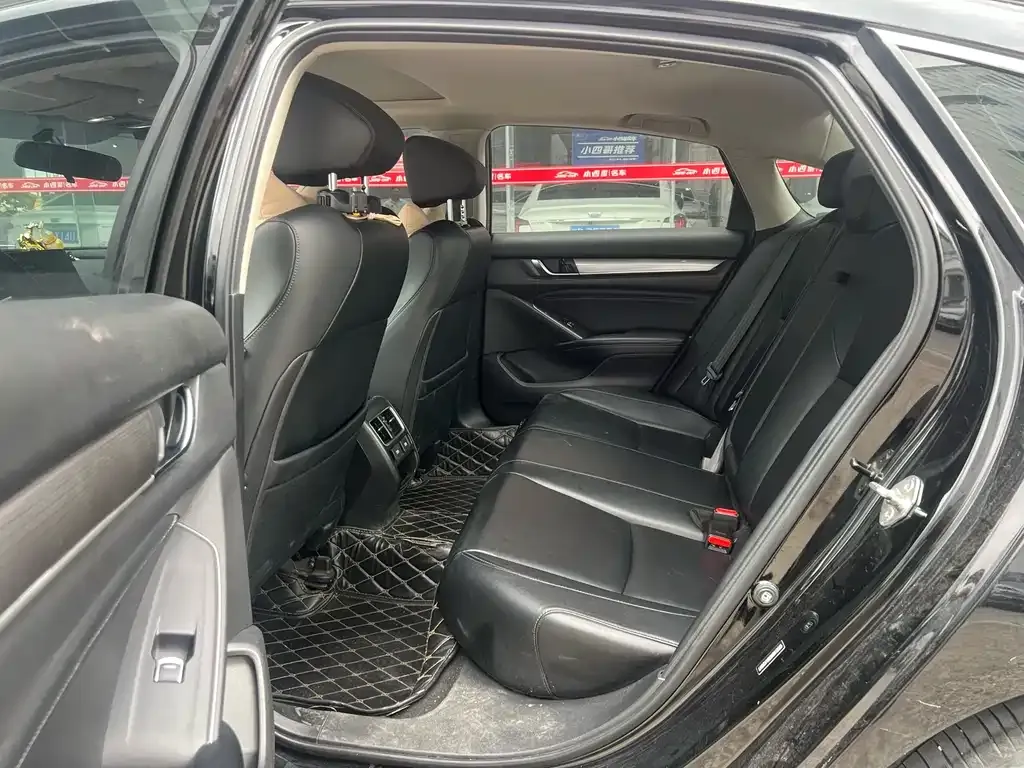 Honda Accord — фото 6