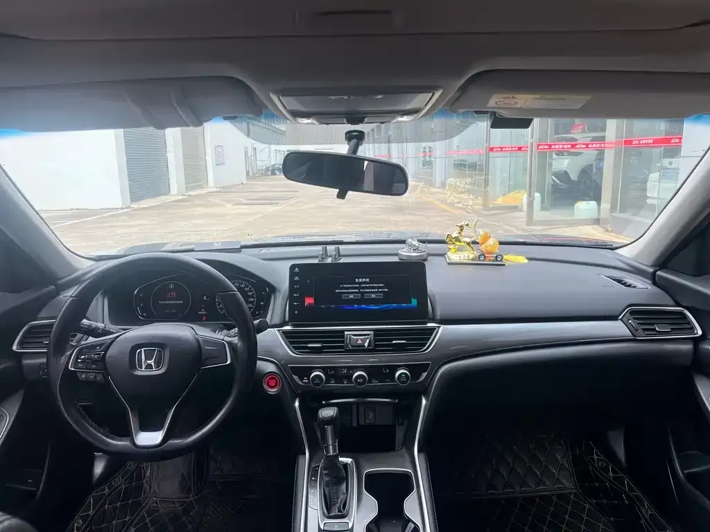 Honda Accord — фото 10