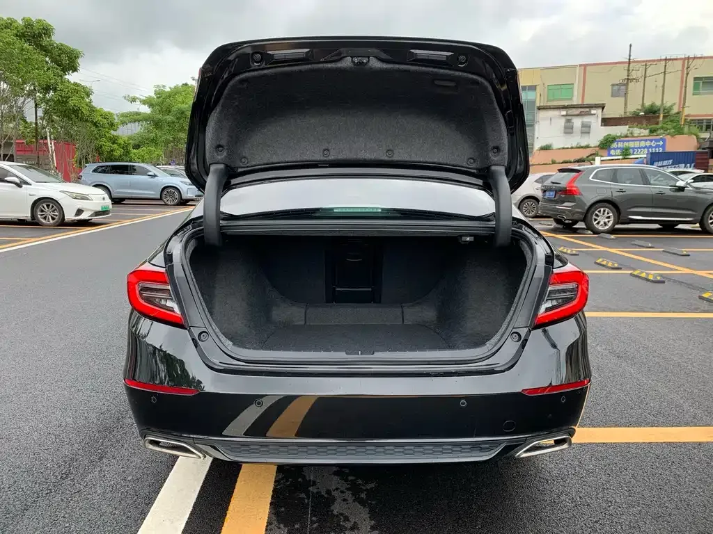 Honda Accord — фото 6