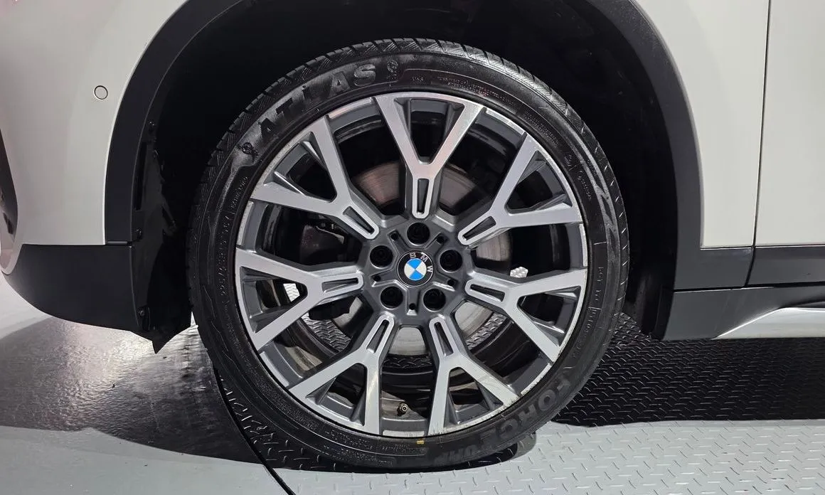 BMW X1 — фото 10