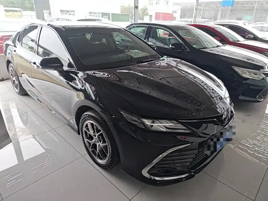 Toyota Camry — фото 8