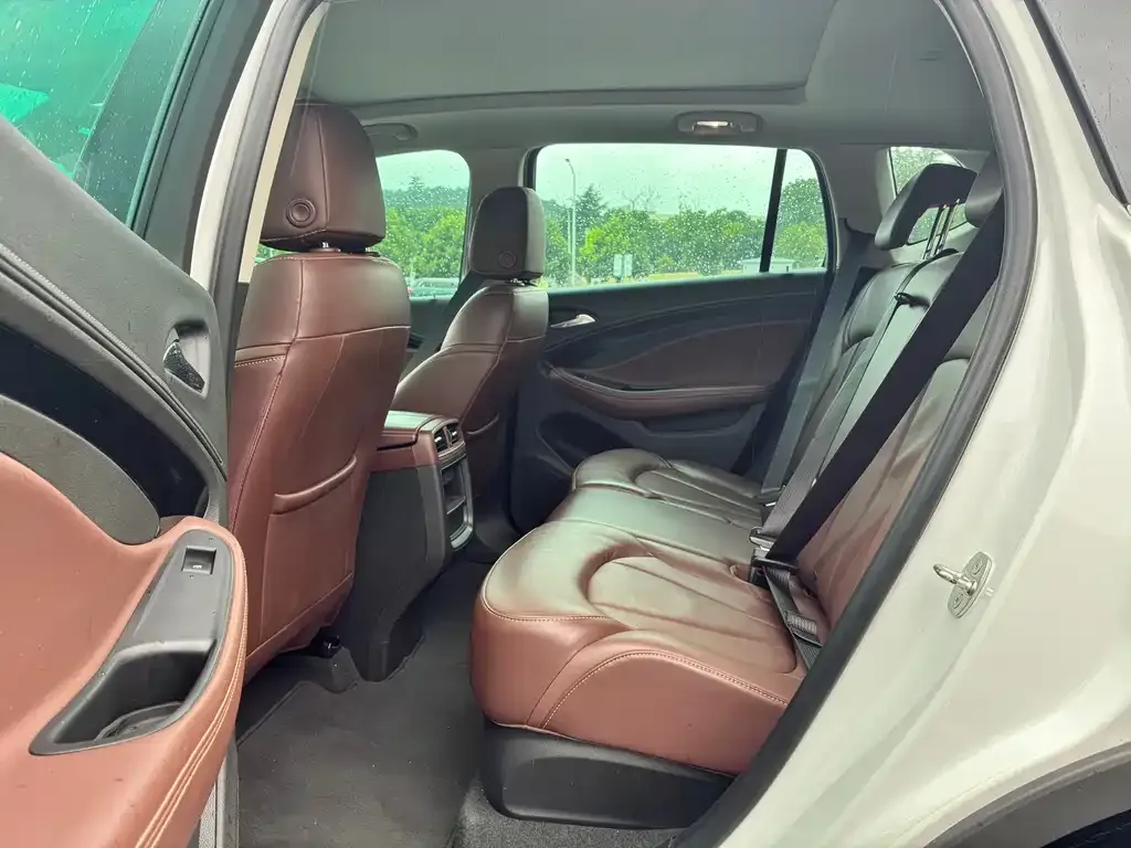 Buick Envision Plus — фото 2