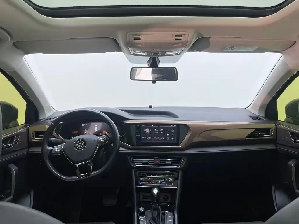 Volkswagen Tharu — фото 9
