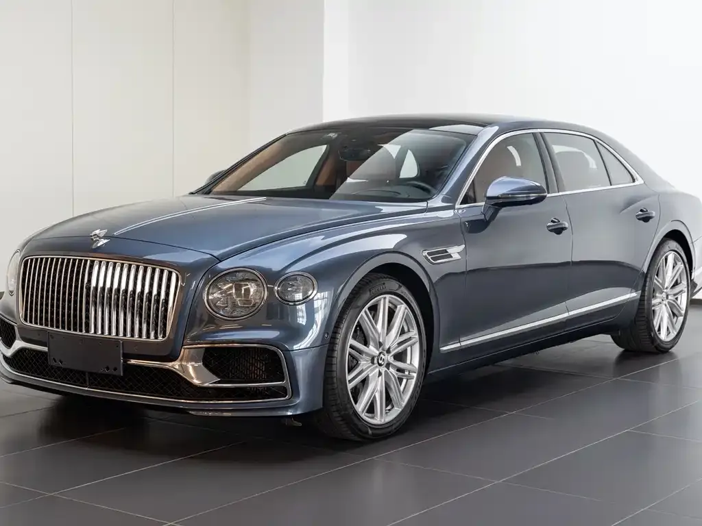 Bentley Flying Spur — фото 1
