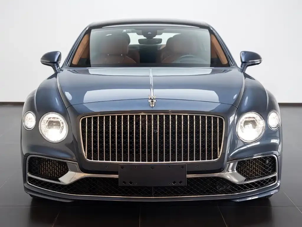 Bentley Flying Spur — фото 5