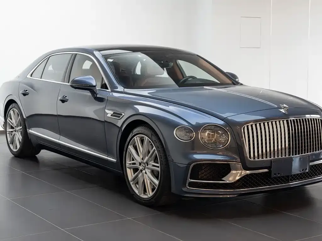 Bentley Flying Spur — фото 10