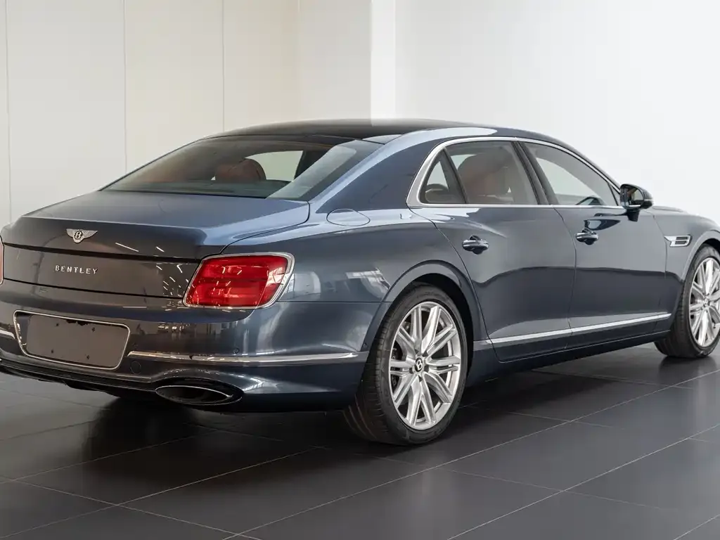 Bentley Flying Spur — фото 4
