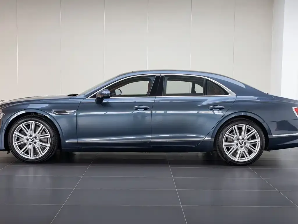 Bentley Flying Spur — фото 2