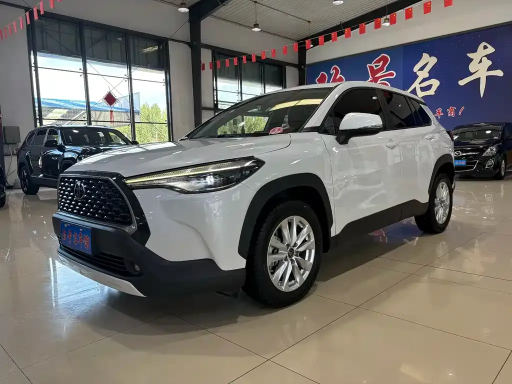 Toyota Corolla Cross — фото 1
