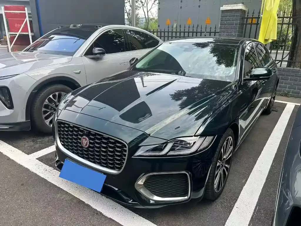 Jaguar XFL — фото 1
