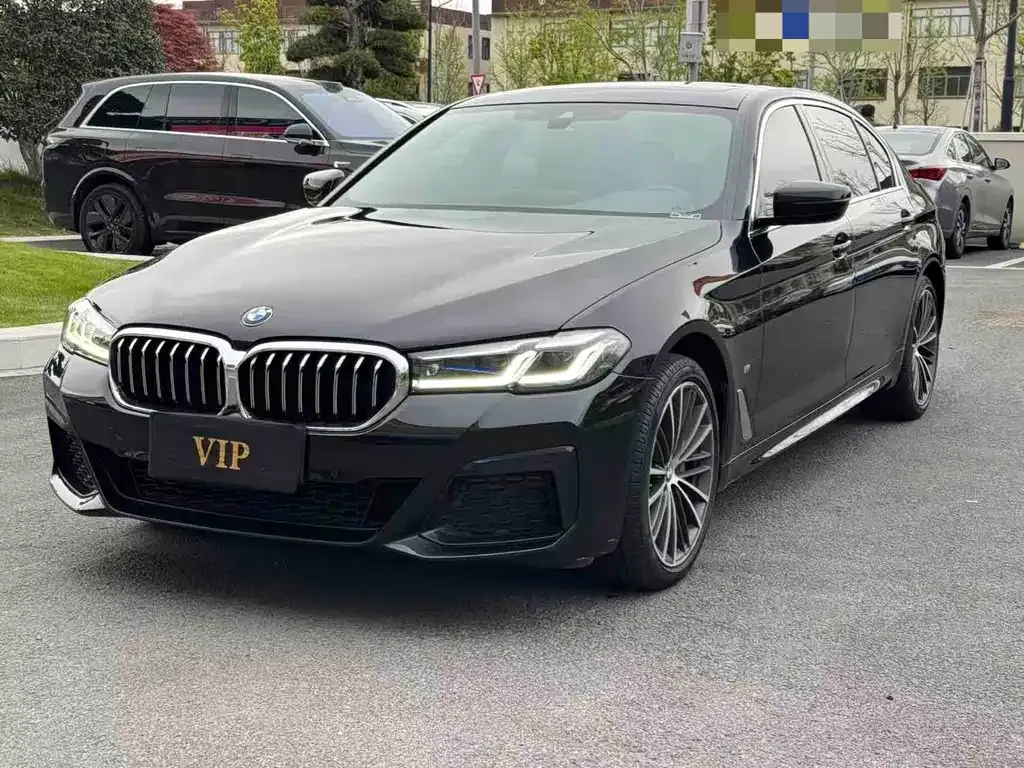 BMW 5 Series — фото 1