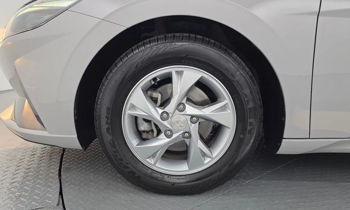 Hyundai AVANTE 2021 из KR, фото 3
