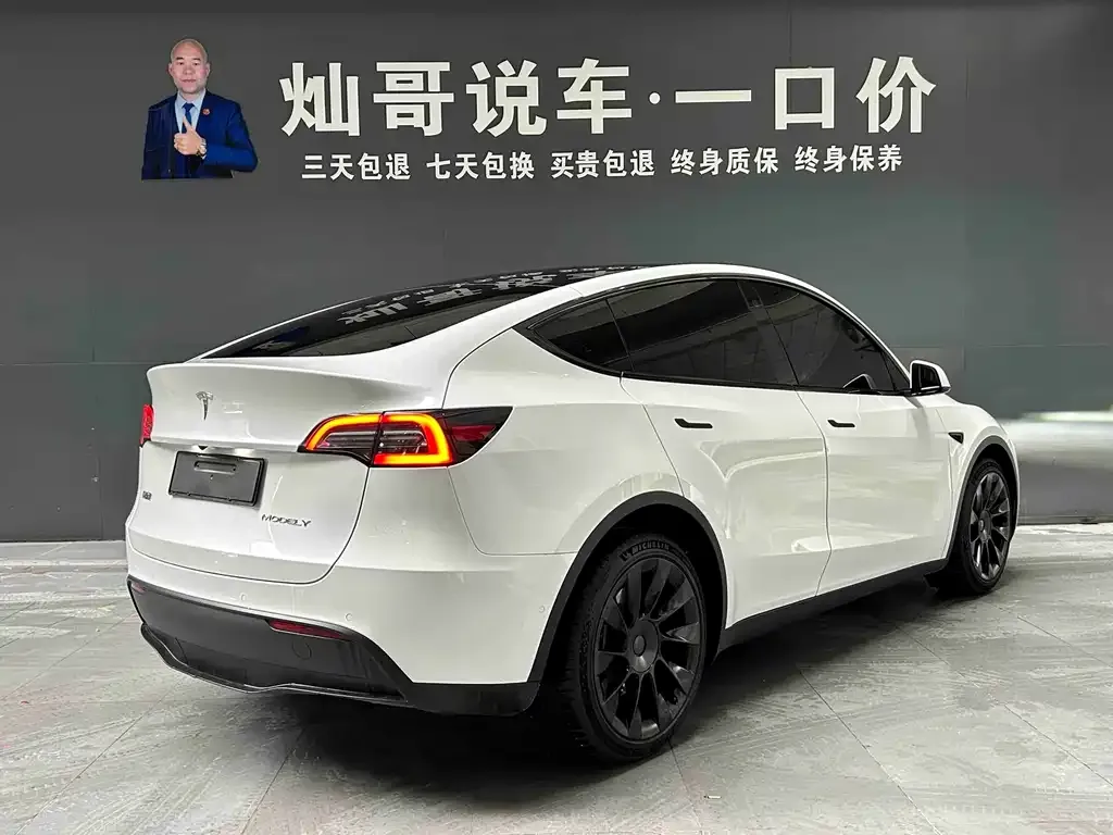 Tesla Model Y — фото 7