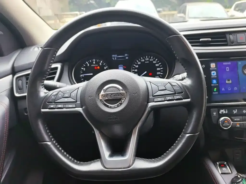 Nissan Qashqai — фото 8