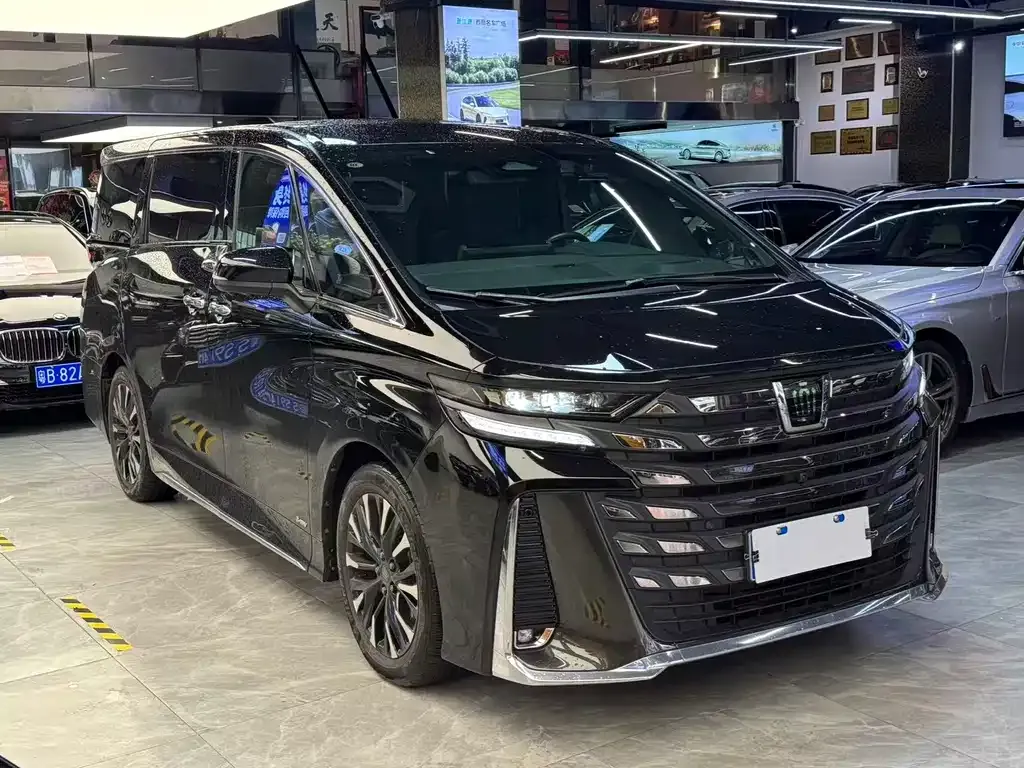 Toyota Vellfire — фото 4