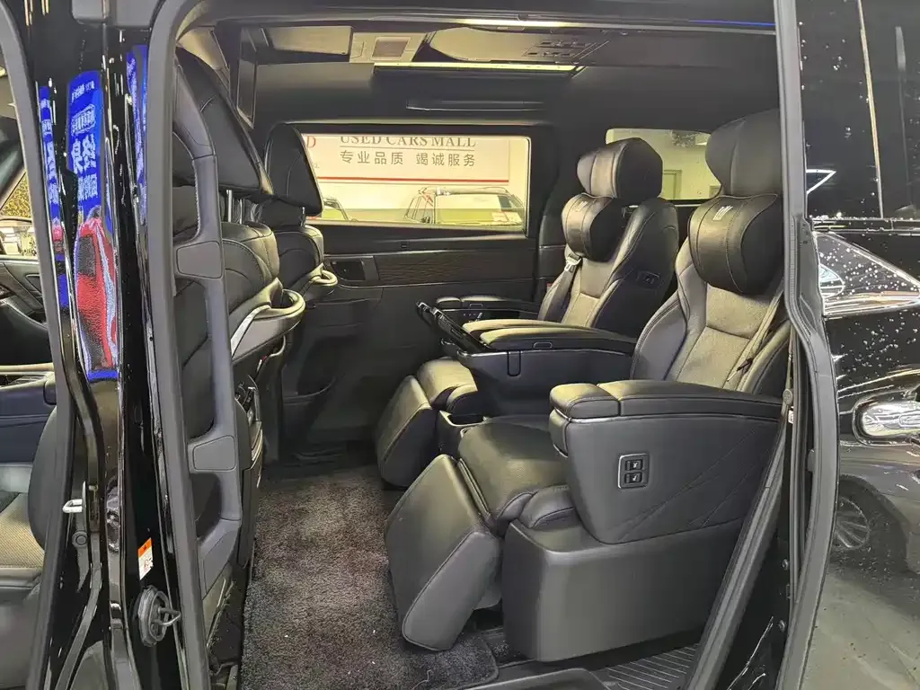 Toyota Vellfire — фото 7