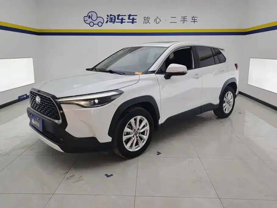 Toyota Corolla Cross — фото 1