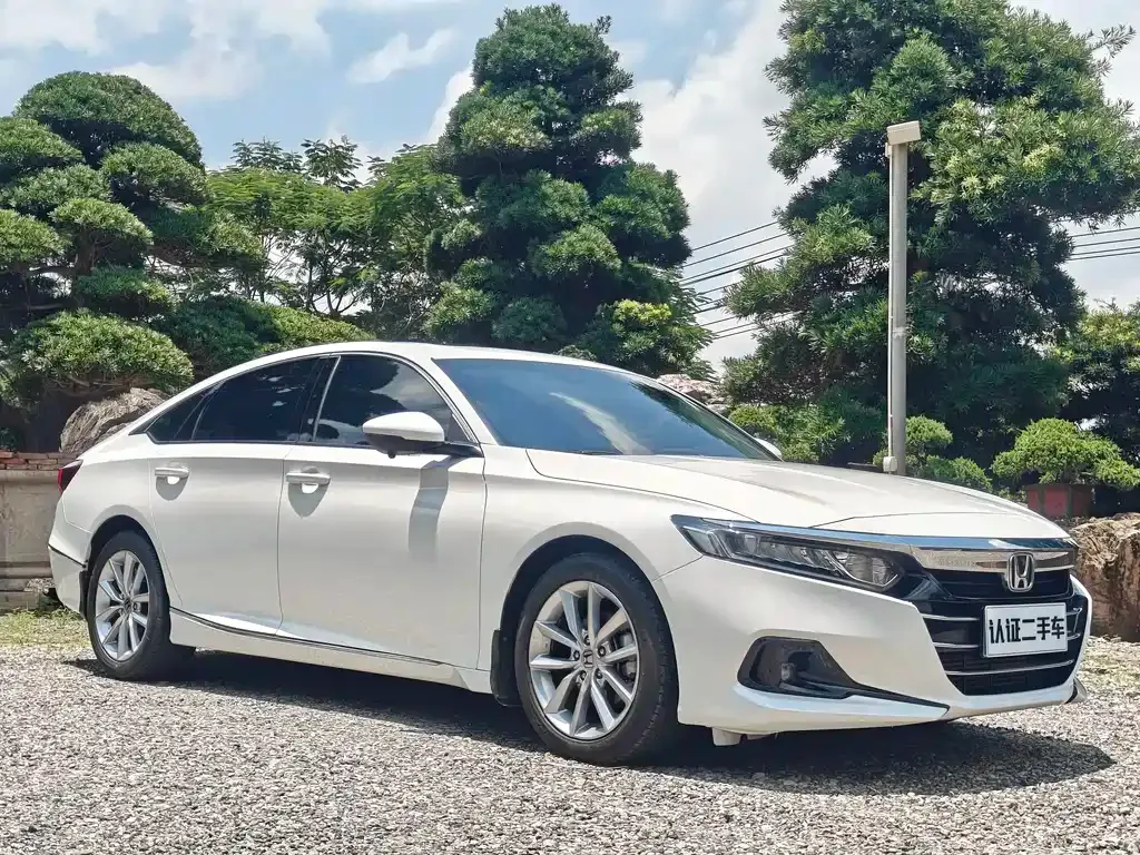 Honda Accord — фото 10