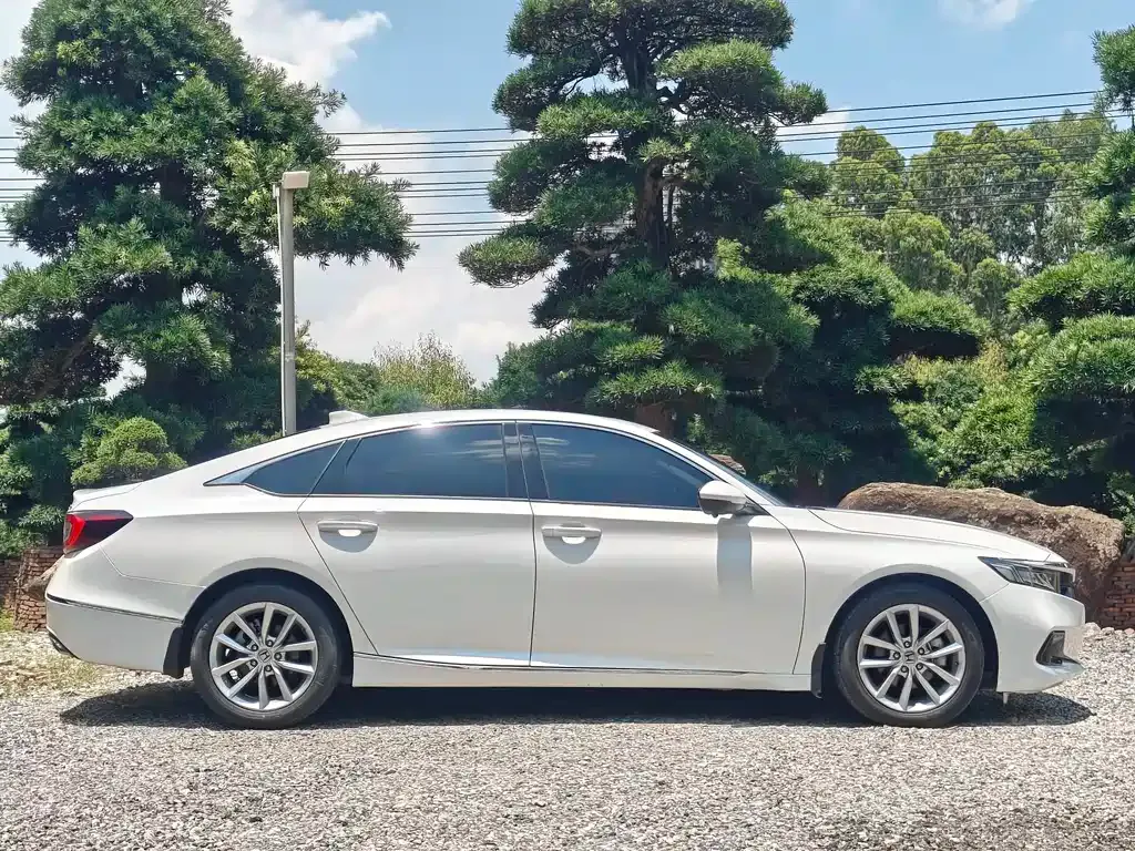 Honda Accord — фото 7