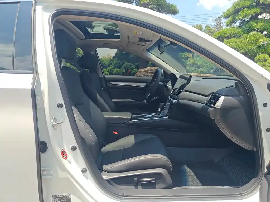 Honda Accord — фото 6
