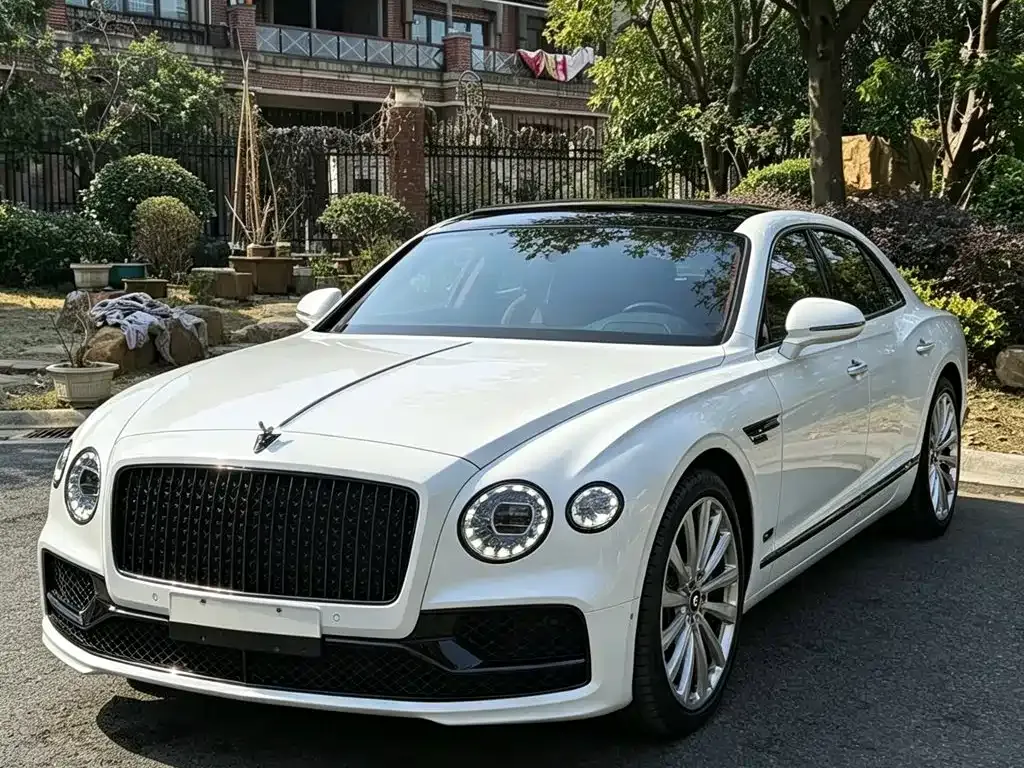Bentley Flying Spur PHEV — фото 1