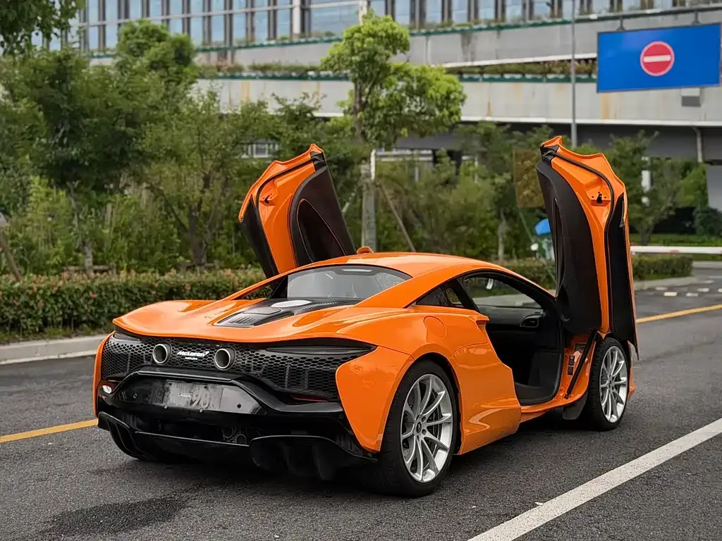 McLaren Artura — фото 7