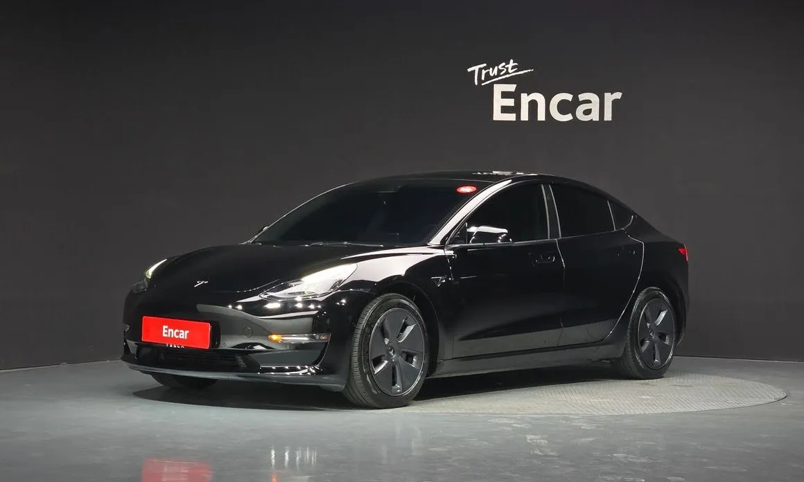 Tesla Model 3 — фото 1
