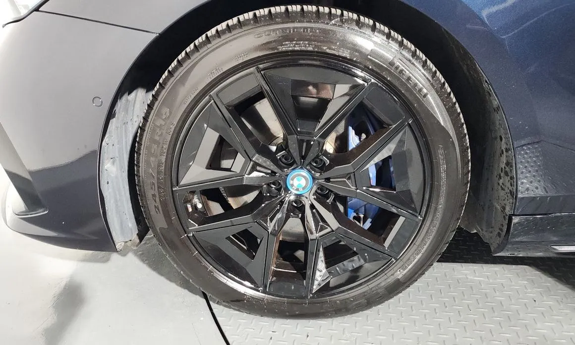 BMW i5 2024 из KR, фото 5