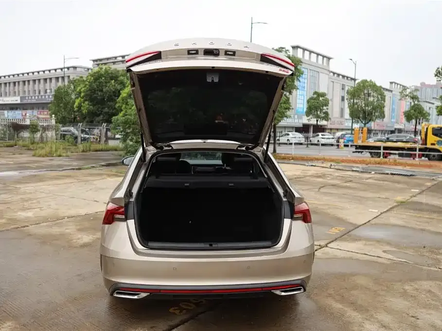 Skoda Octavia — фото 8