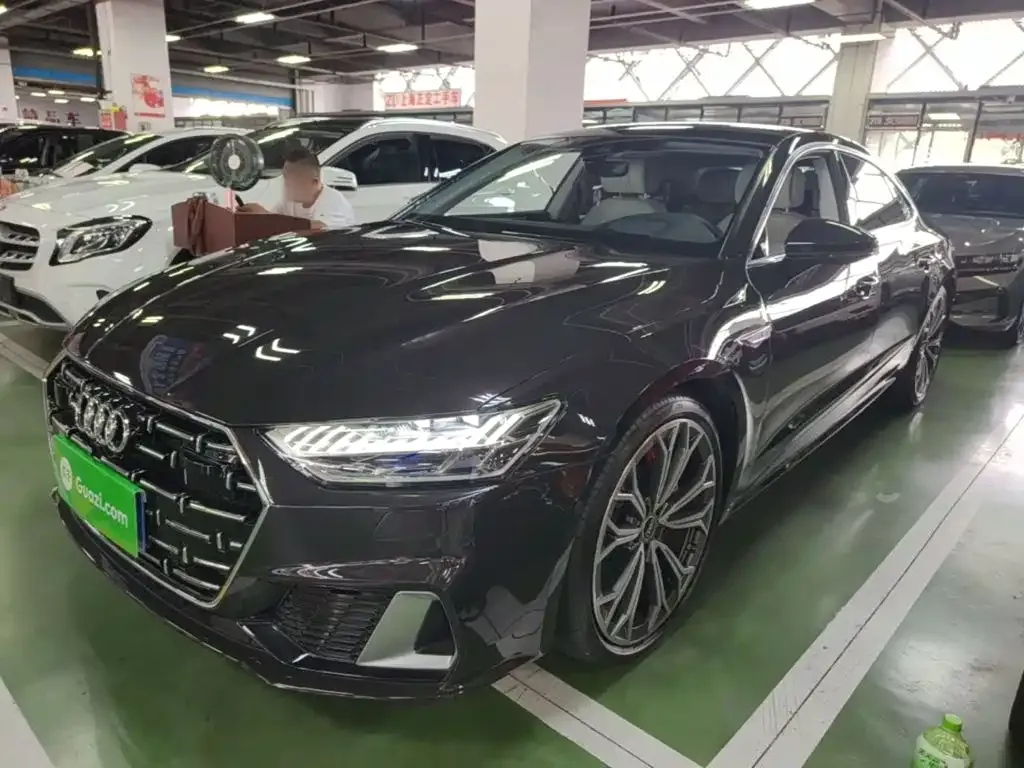 Audi A7L — фото 1