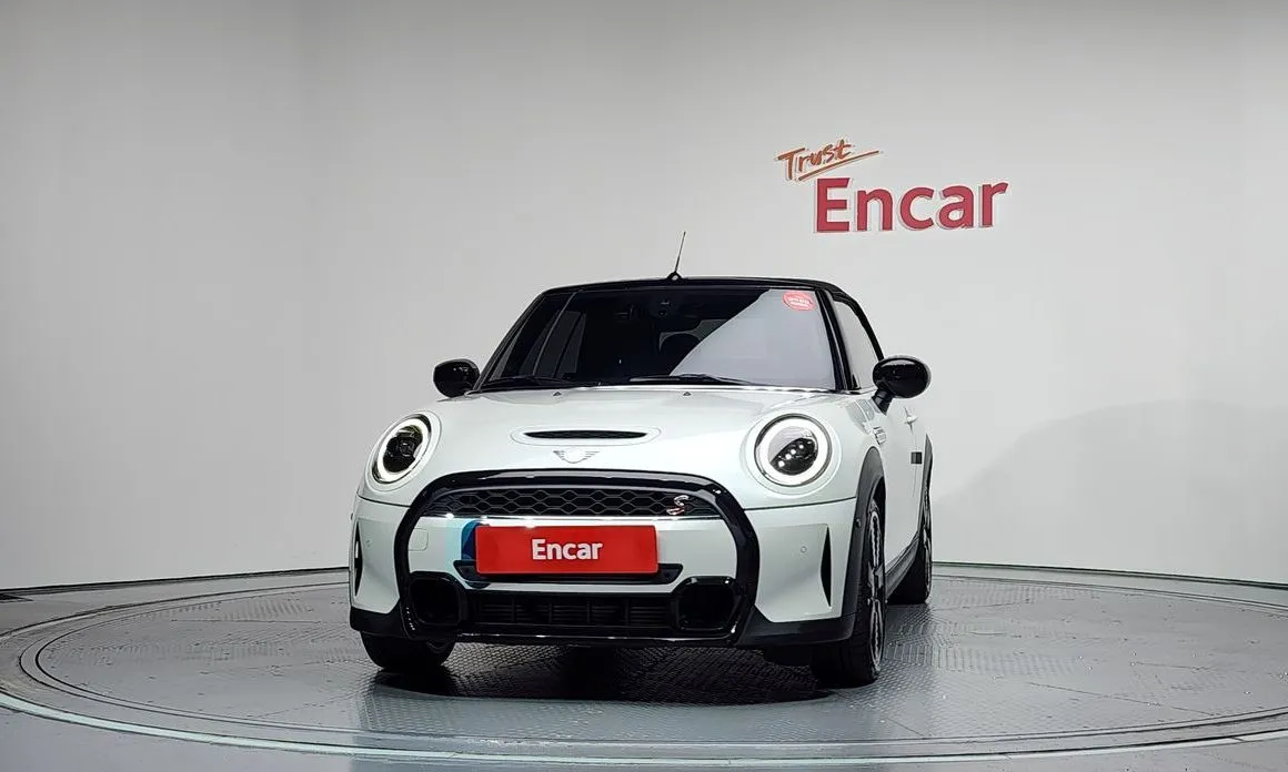 Mini Cooper Convertible 2023 из KR, фото 2