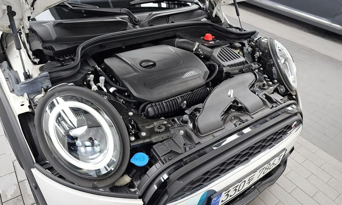 Mini Cooper Convertible 2023 из KR, фото 10