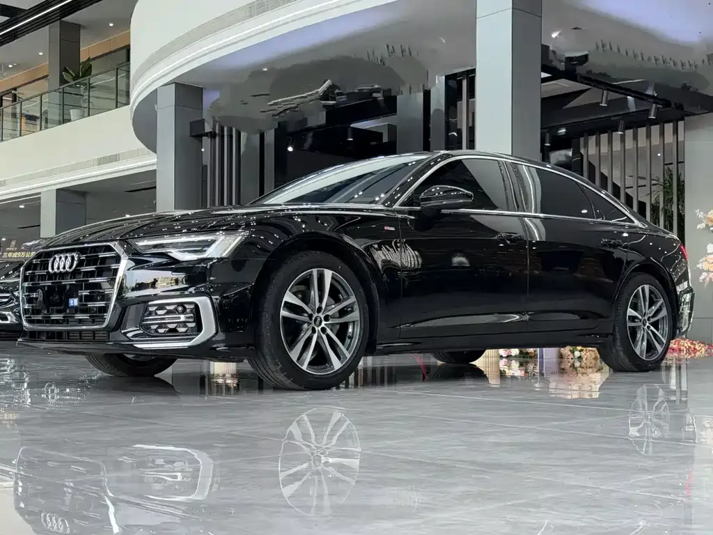 Audi A6L — фото 1